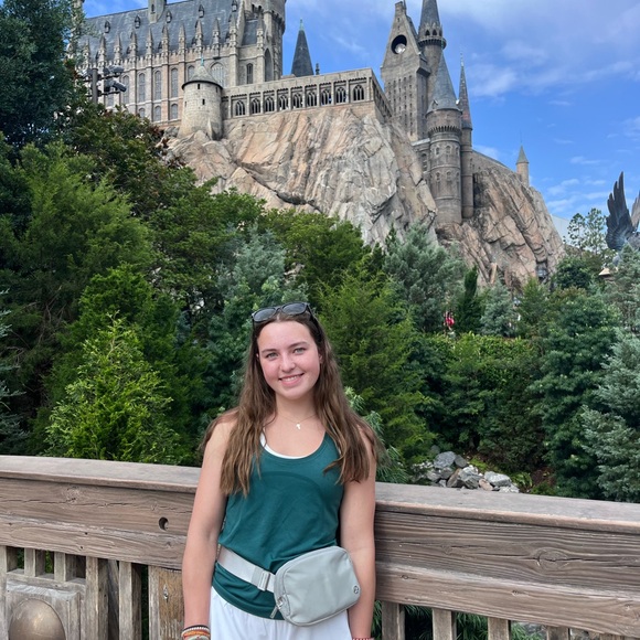 Meet your Posher, Kenzie - Picture 1 of 1